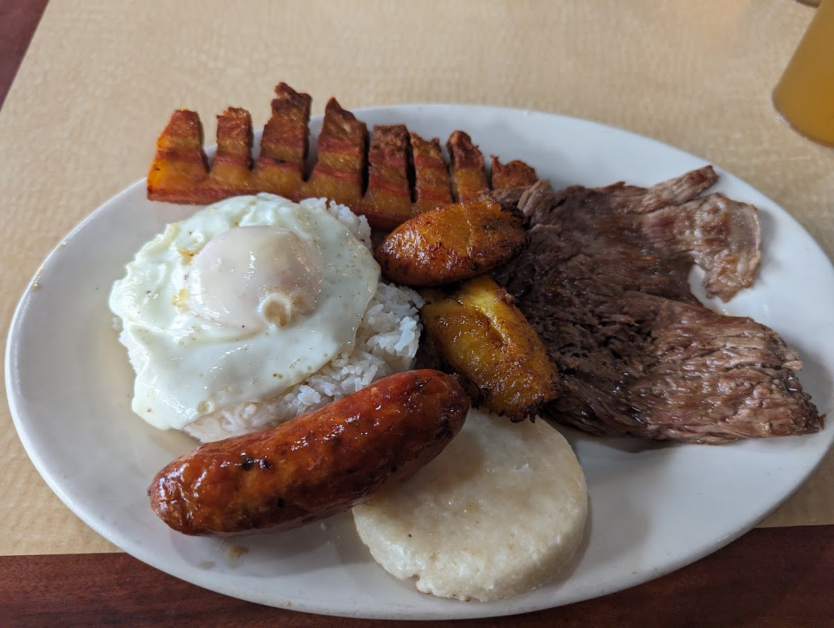 Mi Tierra Latina Photo 5