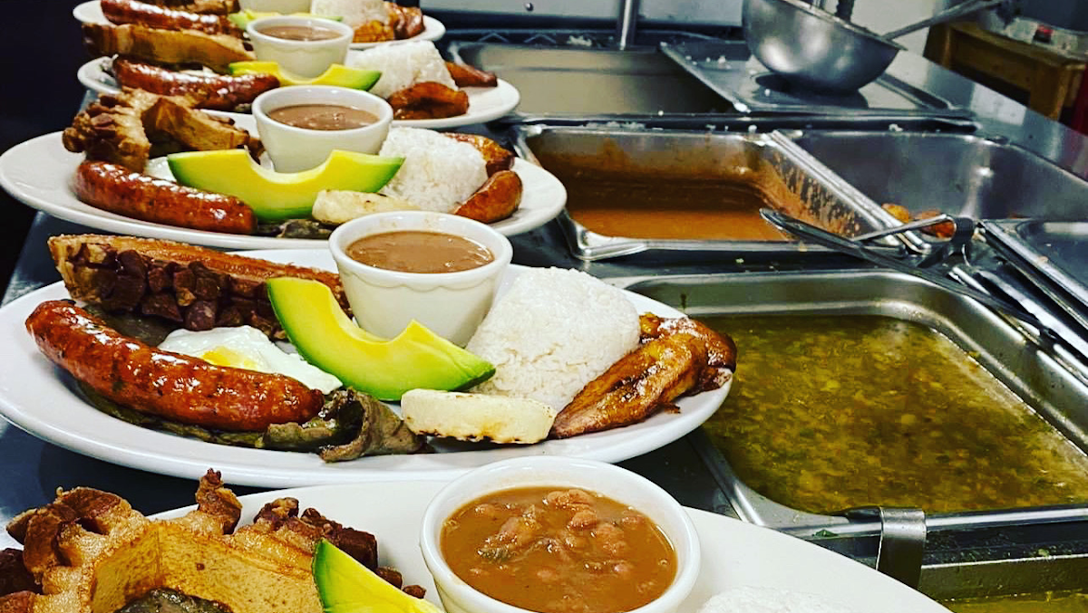 Mi Carreta Restaurant & Bakery Photo 3