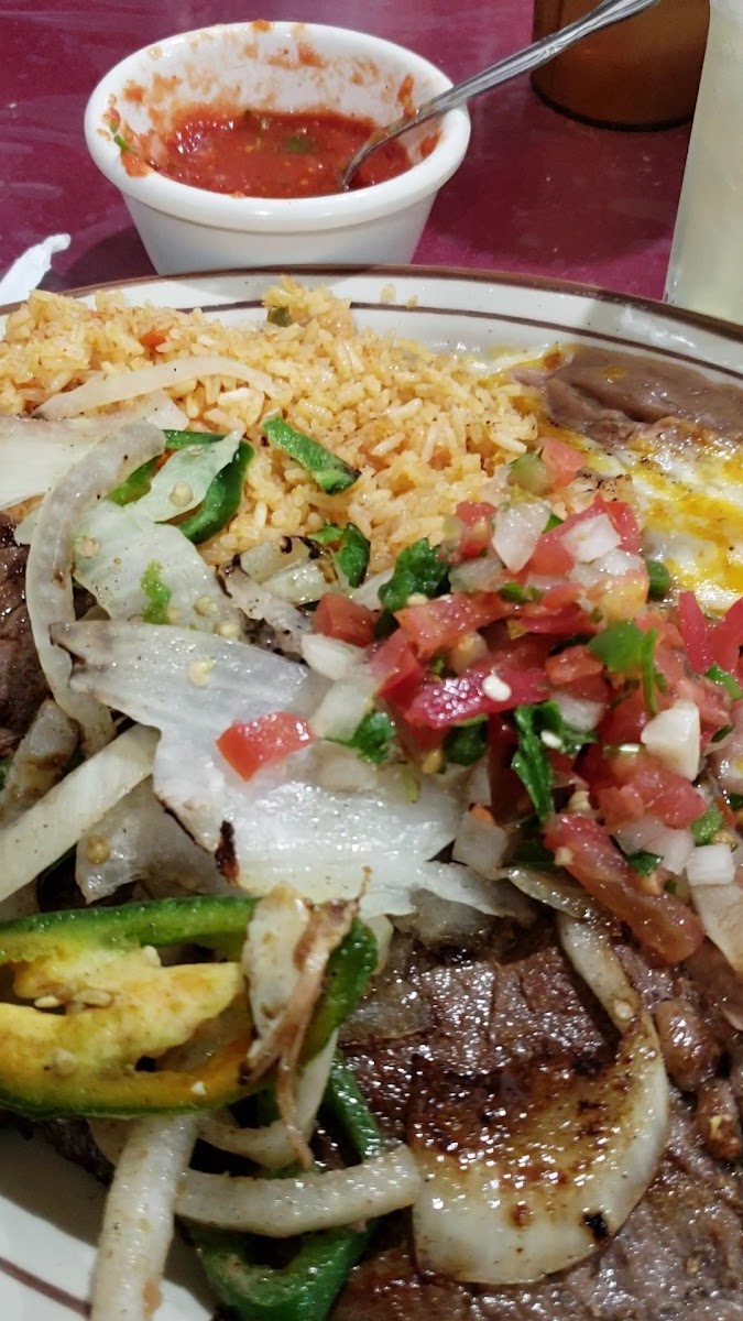 El Farolito Mexican Restaurant Photo 2