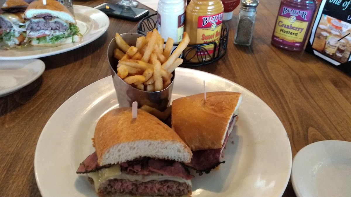 Max's of Burlingame Photo 6
