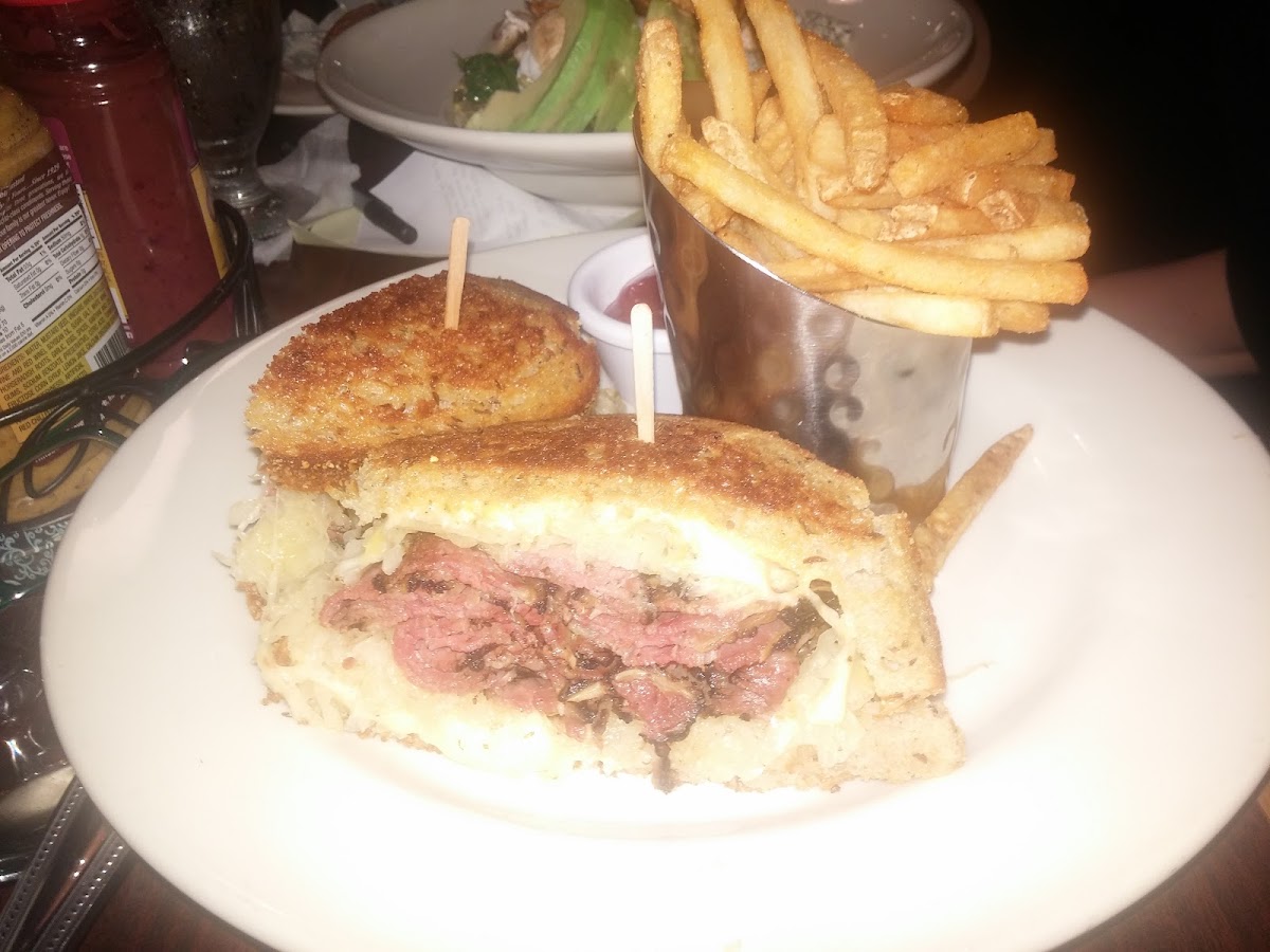 Max's of Burlingame Photo 8