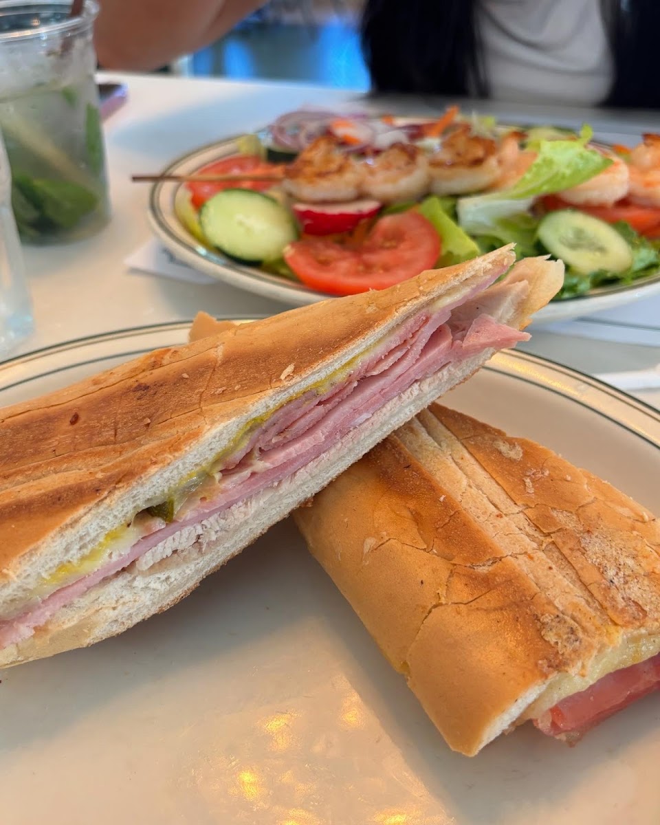Versailles Restaurant Cuban Cuisine Photo 6
