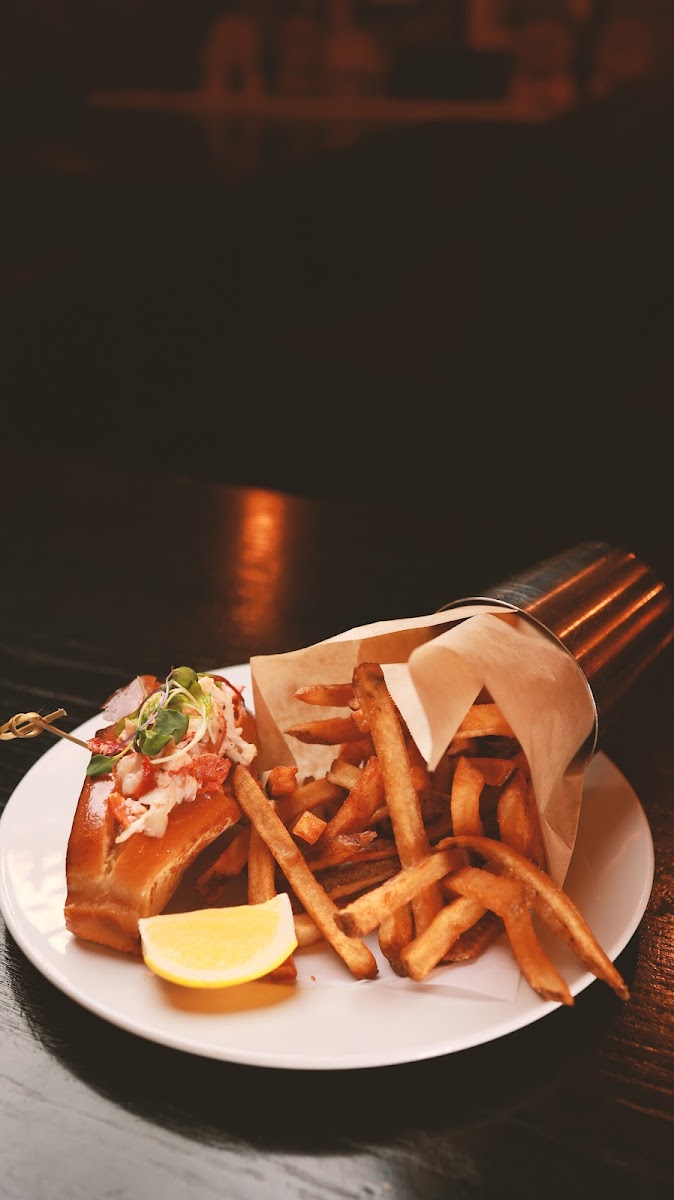 Park Avenue Tavern Photo 6