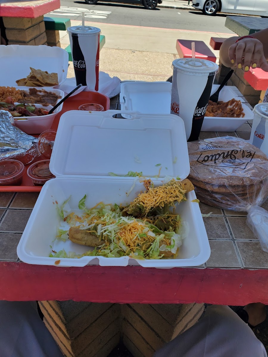El Indio Mexican Restaurant and Catering Photo 8