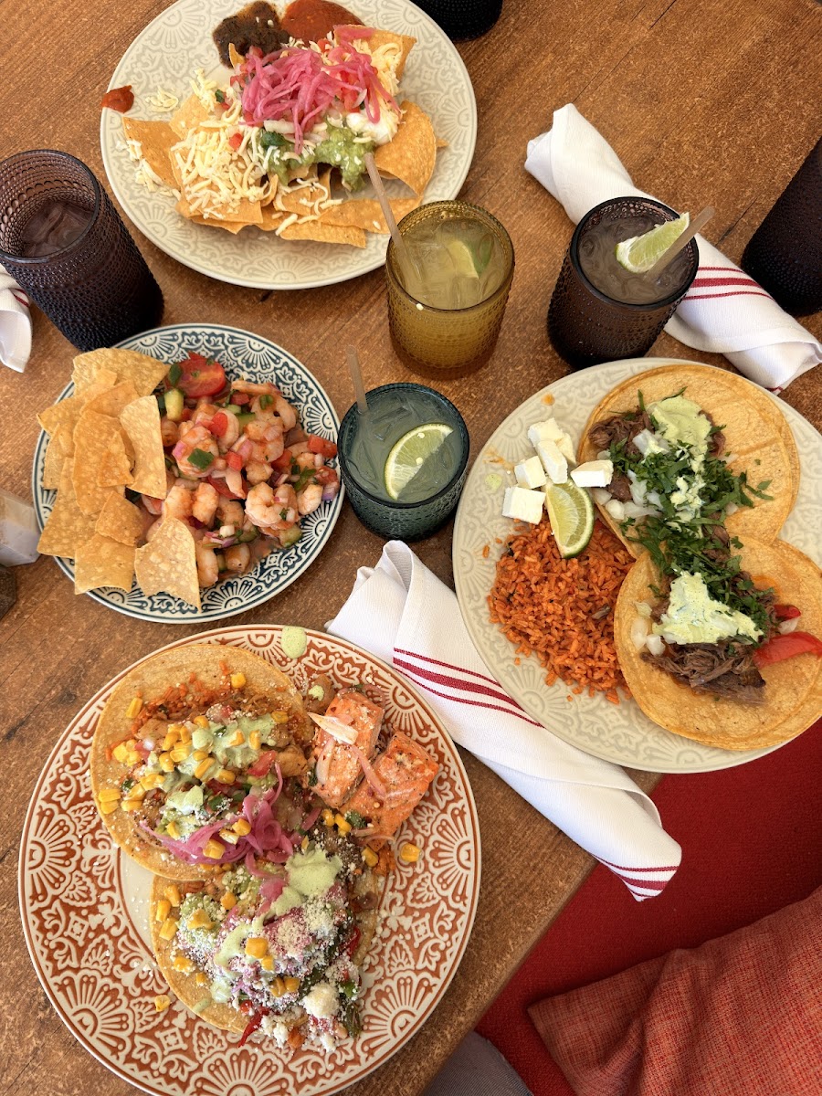 Lona Cocina Tequileria Photo 4