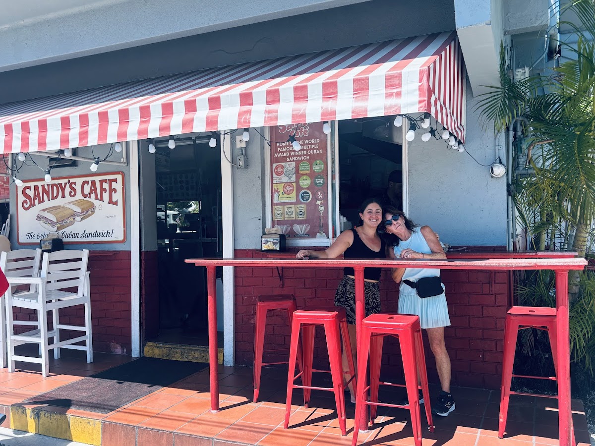 Sandy's Café Photo 4