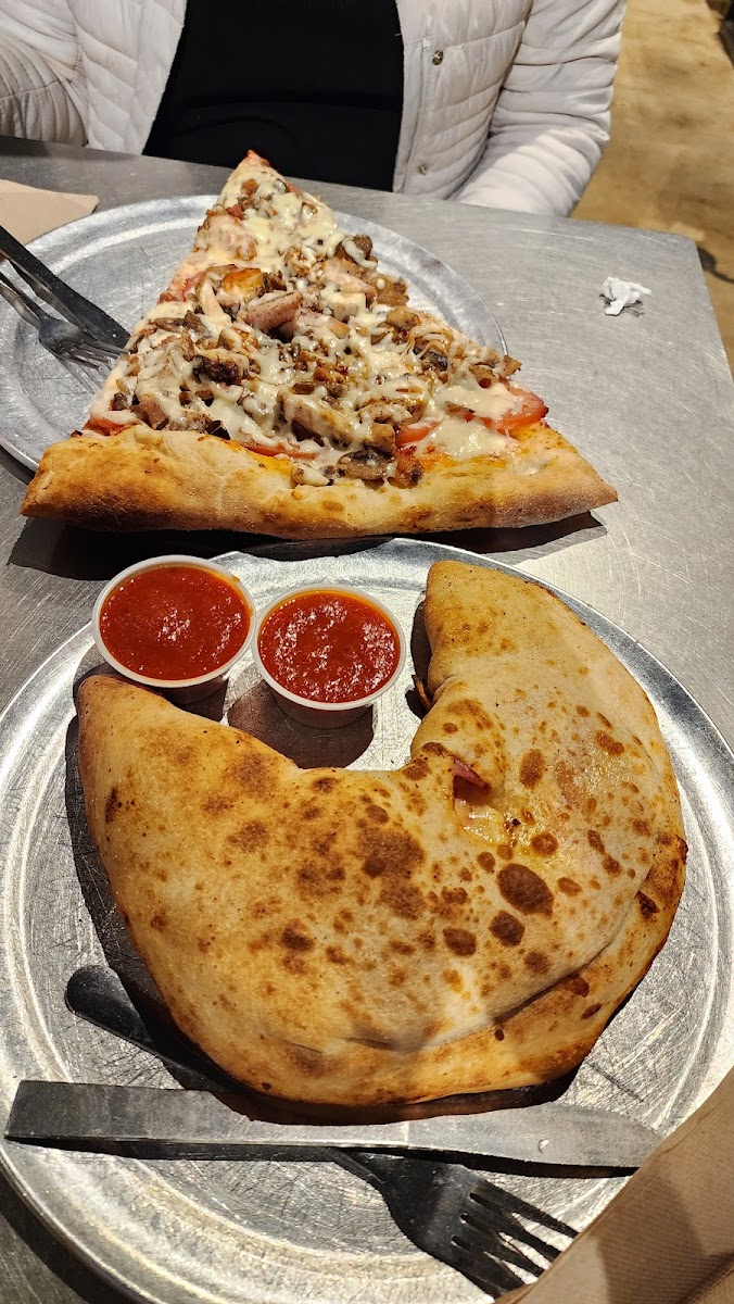Lazy Moon Pizza Photo 8