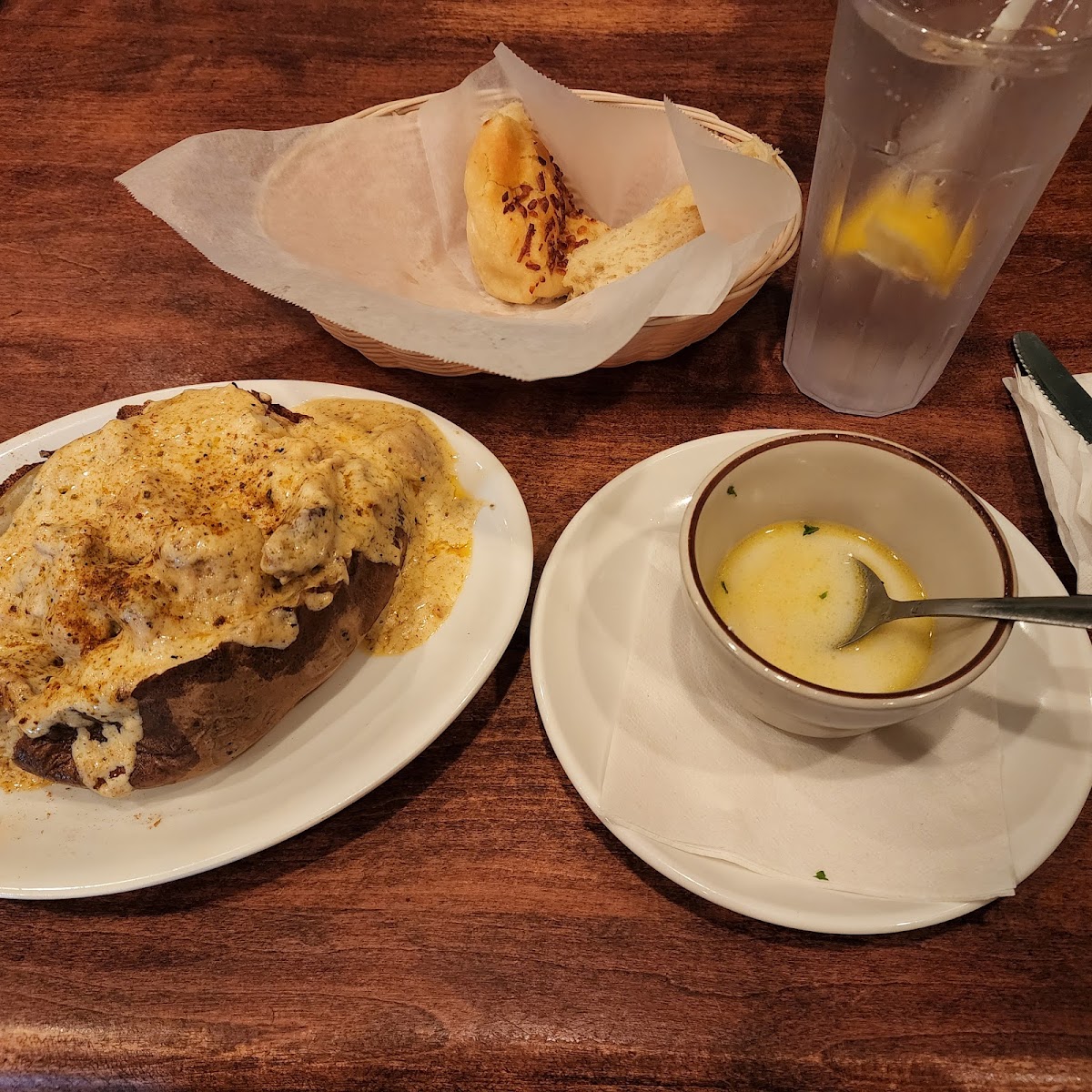 Demos' Restaurant Photo 10