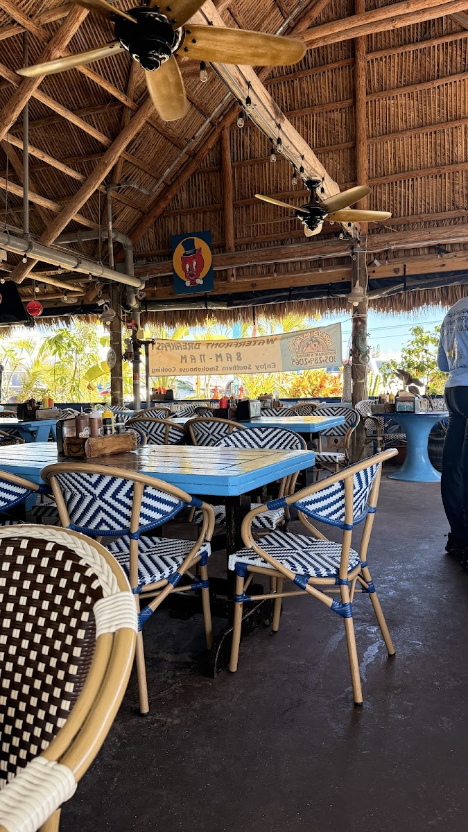 Porky's Bayside Restaurant and Marina Photo 3