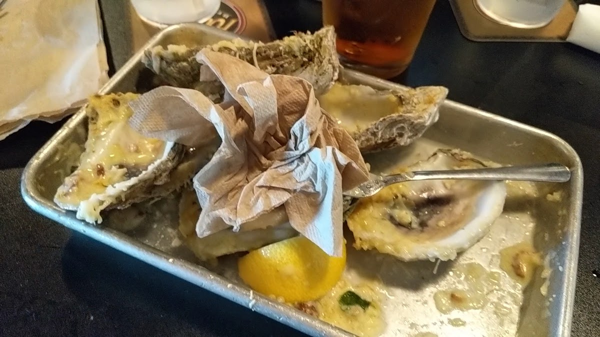 Salty Pelican Bar & Grill Photo 2