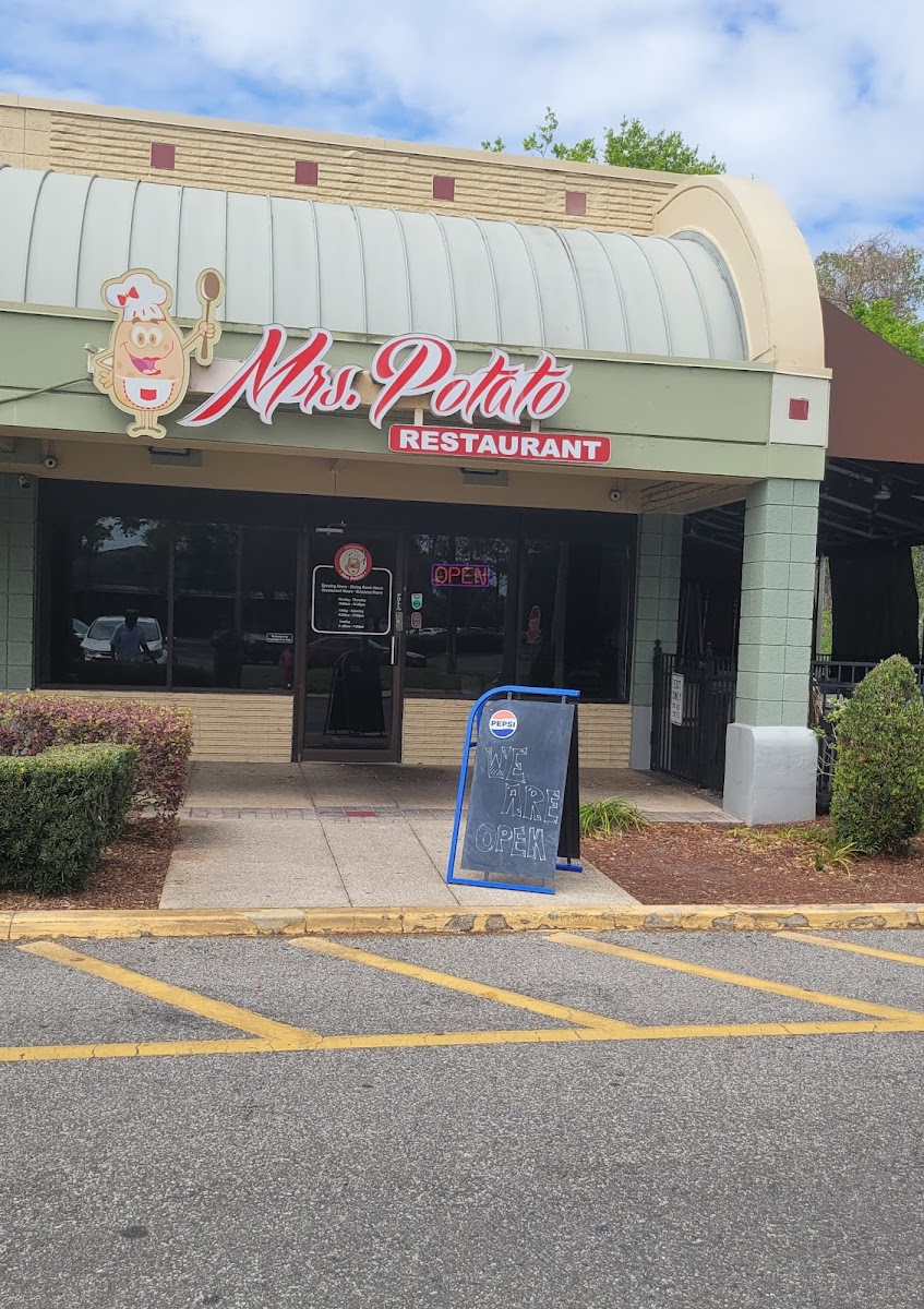 Mrs. Potato Restaurant Photo 3