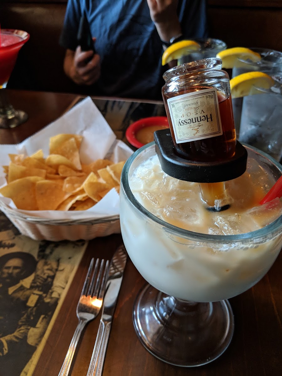 Salsa & Beer Photo 7