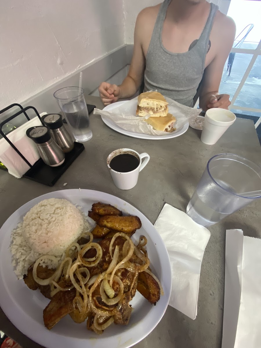 El Kiosko Latin Cafe Photo 2