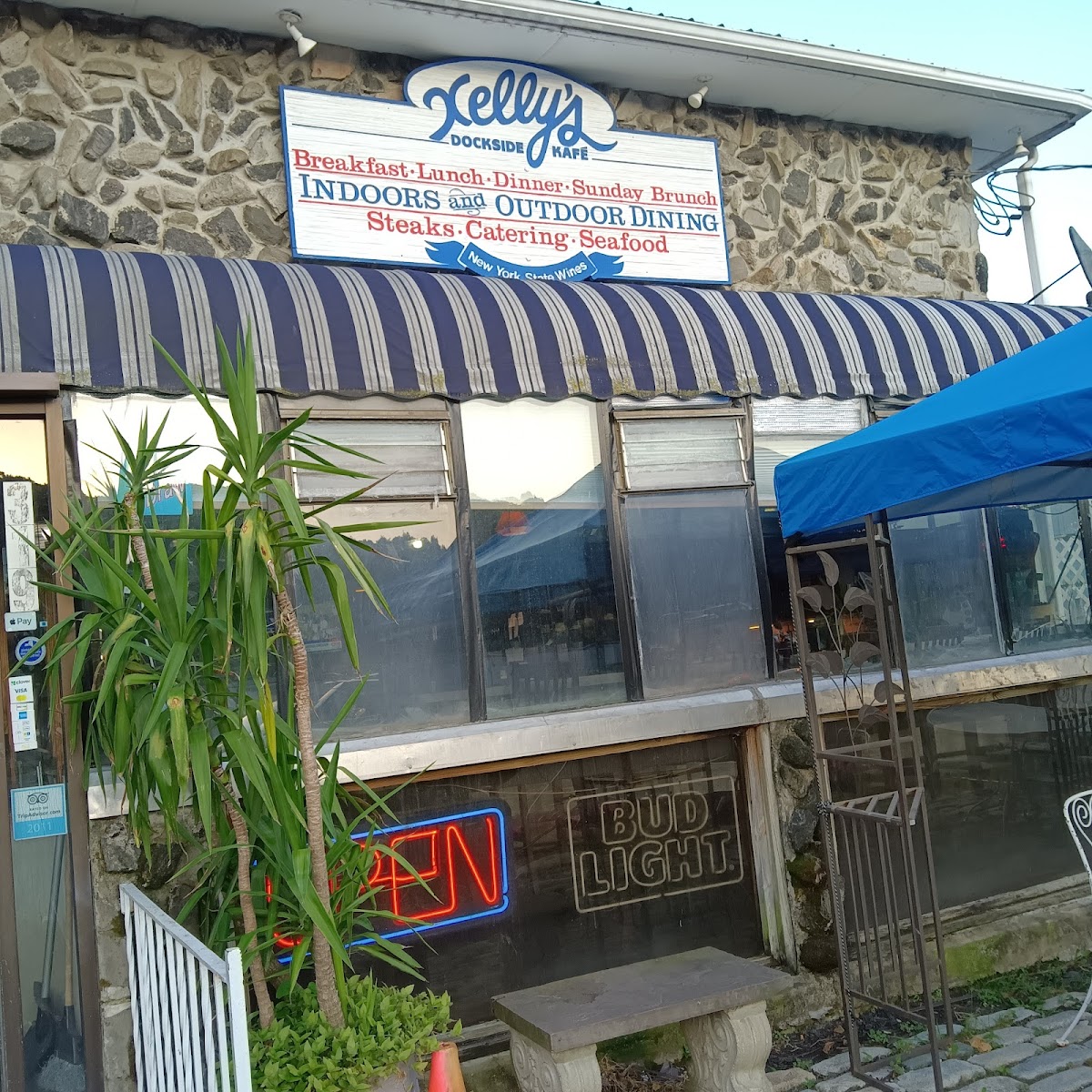 Kelly's Dockside Cafe Photo 4