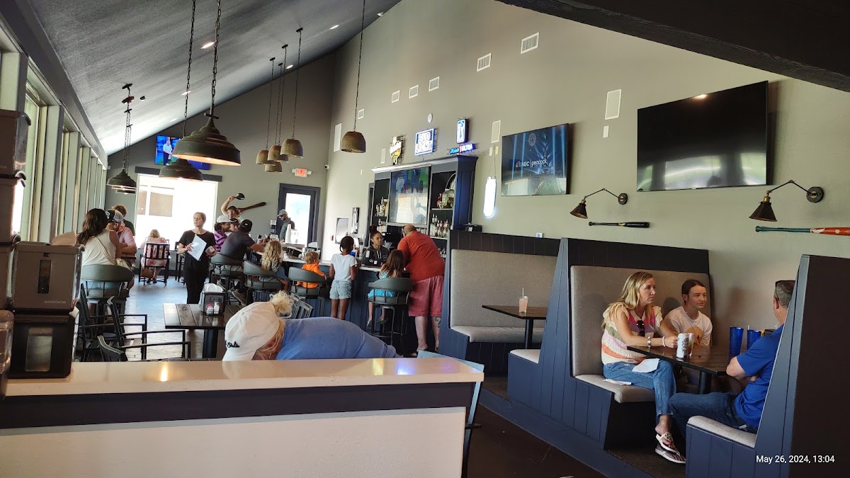 Seventy One Bar & Grill Photo 9