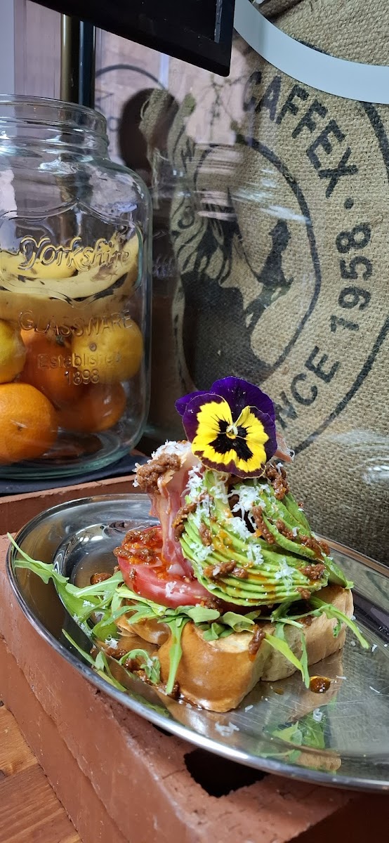 Canalla Broken Coffee&Bakery Photo 3