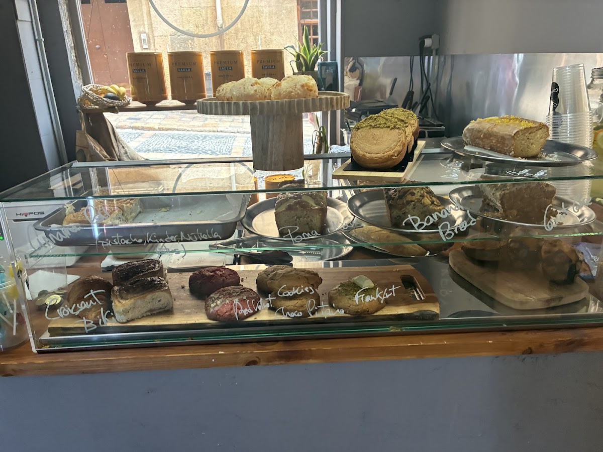 Canalla Broken Coffee&Bakery Photo 6