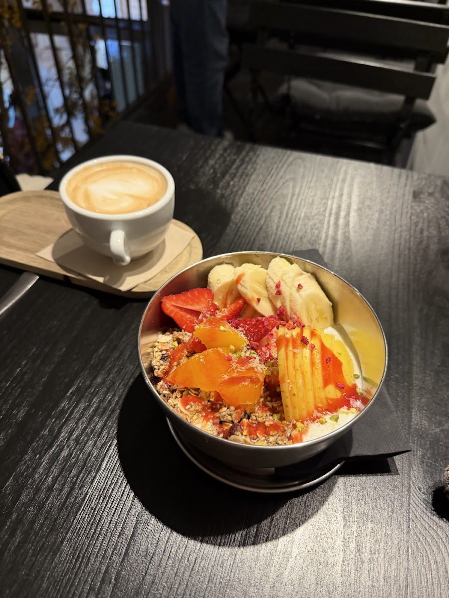 Canalla Broken Coffee&Bakery Photo 8