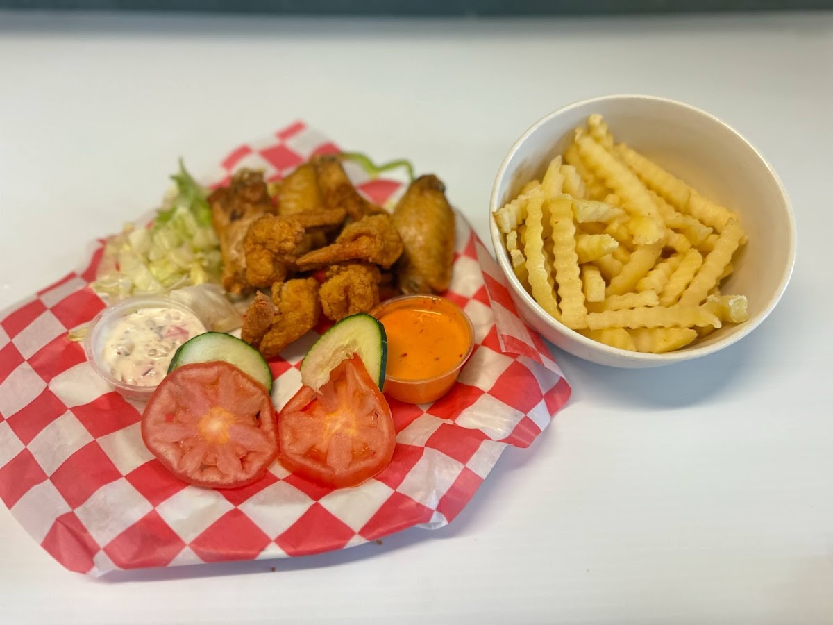 Tunis Seafood, Wings & Subs Photo 4