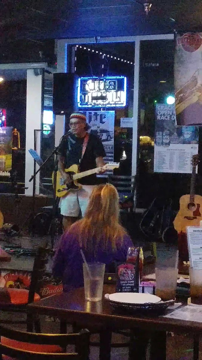 Tom's Tavern (Forest Hills) Photo 2