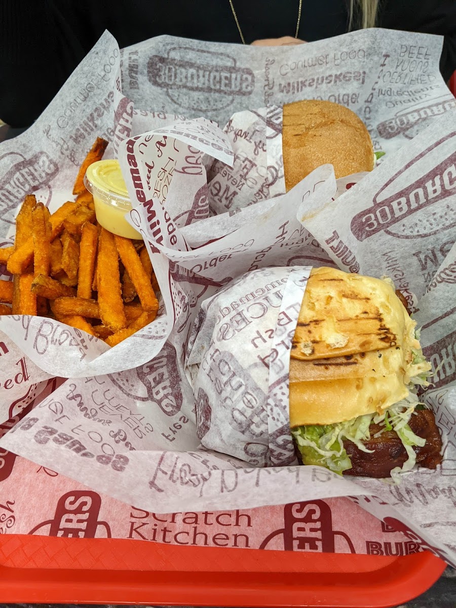 30 Burgers Photo 5