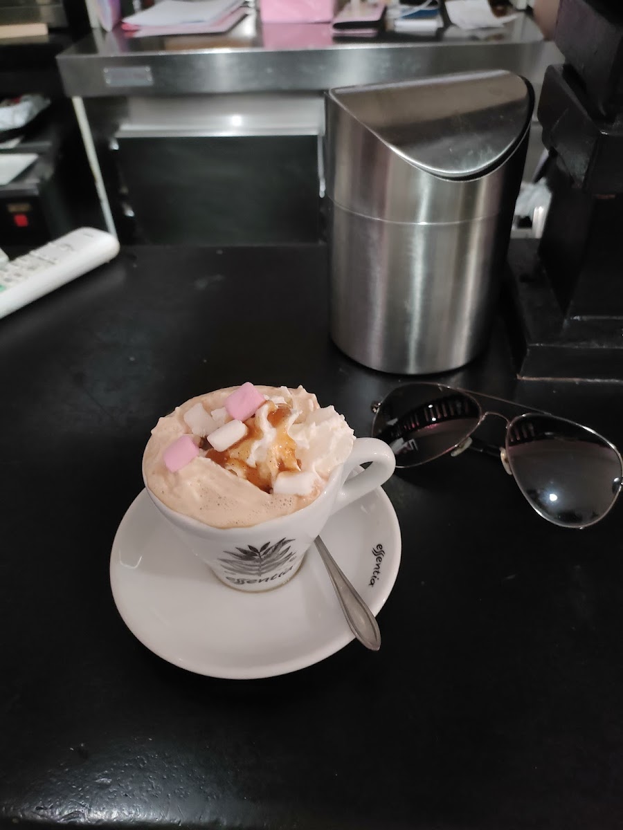 Hi Coffee (Maid Café Granada) Photo 7