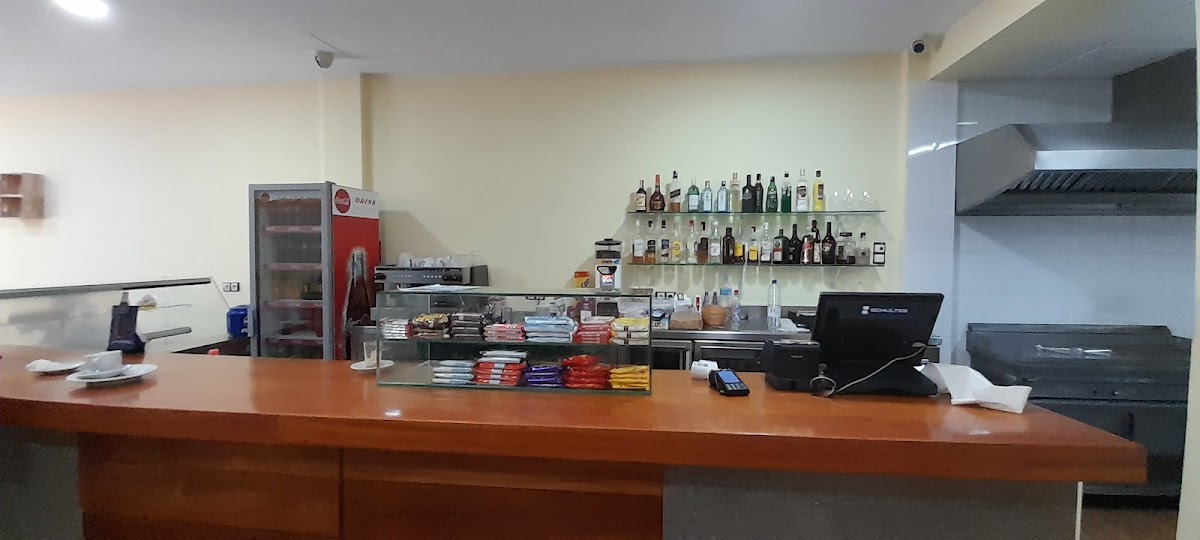 Bar restaurante Piscolabis La Veguetilla Photo 4