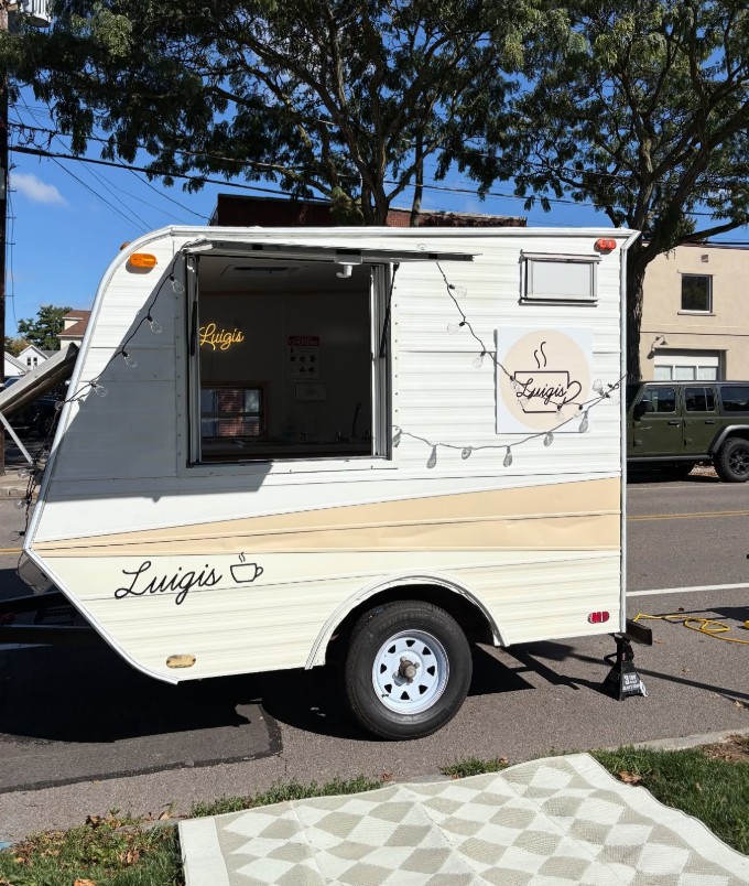 Luigis Photo 9