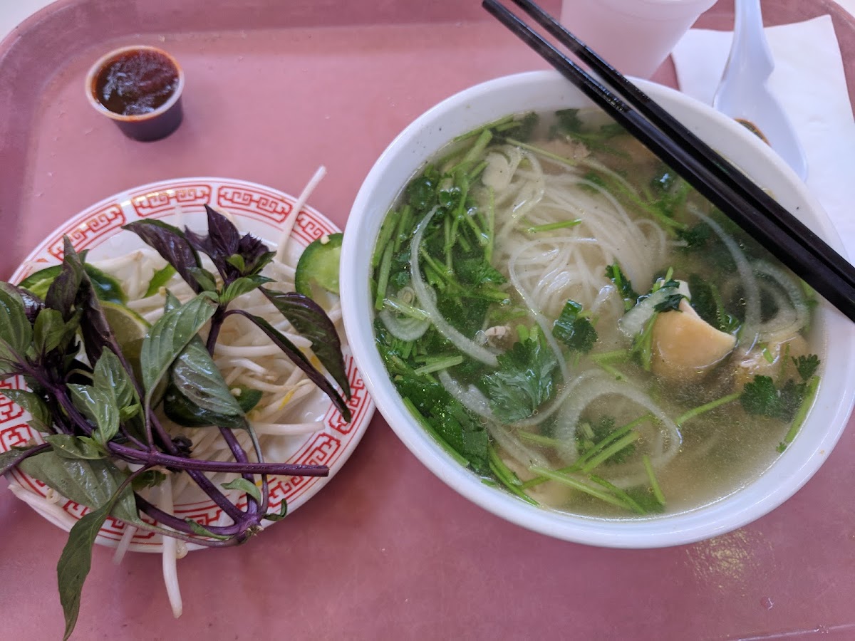 Pho Ga Hung Photo 6